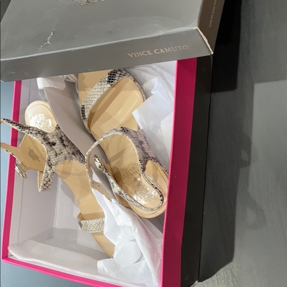 Vince Camuto | Shoes | Vince Camino Lynona Sandal New In Box Sandal | Poshmark